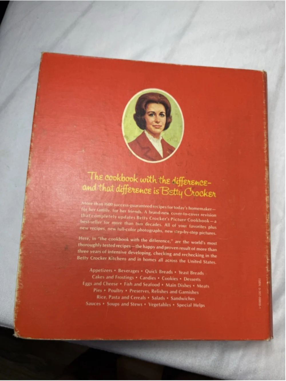 Vintage Betty Crocker’s Cookbook Hardcover 5 Ring Binder Red Retro WELL LOVED